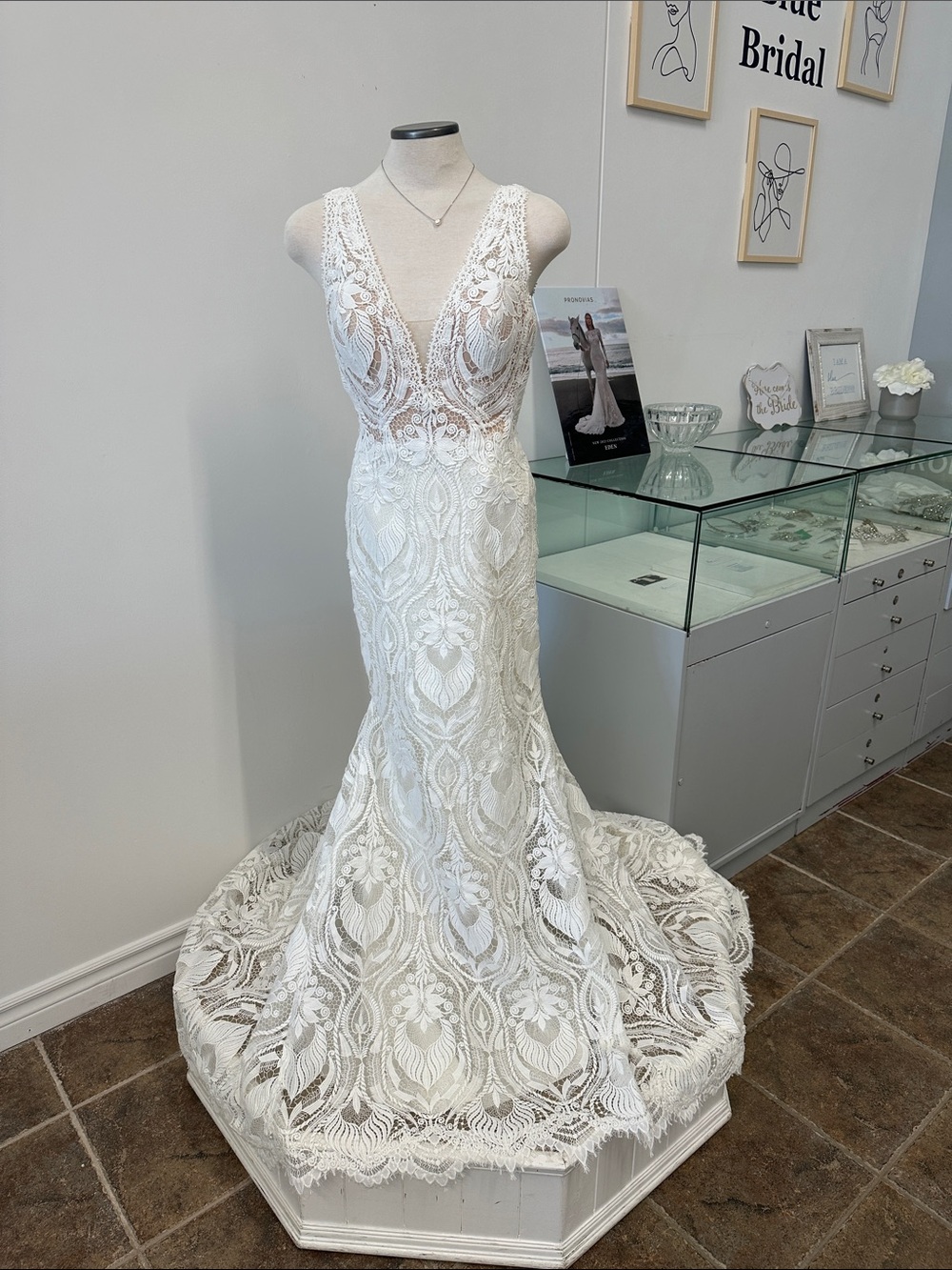 White Lace Bridal Gown - Brand: